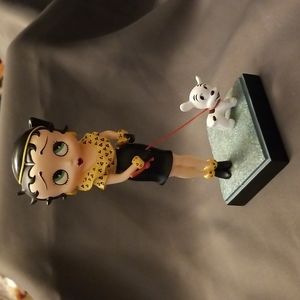 Betty Boop "Out for a Stroll" Figurine